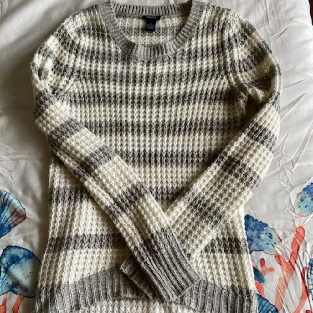 Rue21 Grey and White Striped Sweater Size S